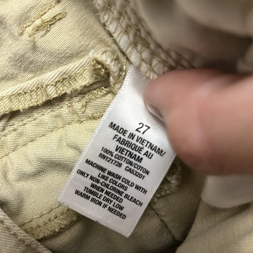 𝅺AEROPOSTALE- tan cargo shorts